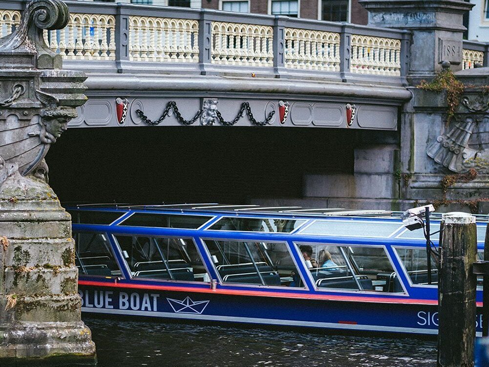 blue boat company amsterdam canal cruise